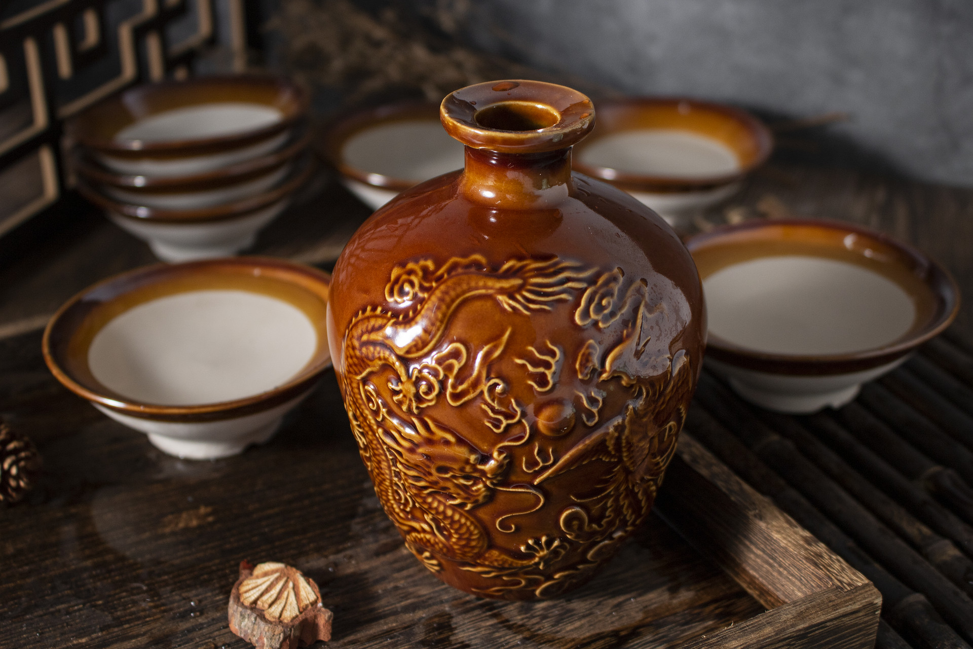 1720601972134000.jpg 千庫網_廚房里的一壺好酒美食攝影圖_攝影圖編號141102.jpg